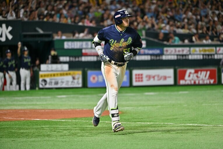 ホームラン14本でセ・リーグトップをいくヤクルトの村上宗隆（6月27日現在）。開幕直後には「打球速度と飛距離が比例していない感覚」と語っていた　©︎Hideki Sugiyama