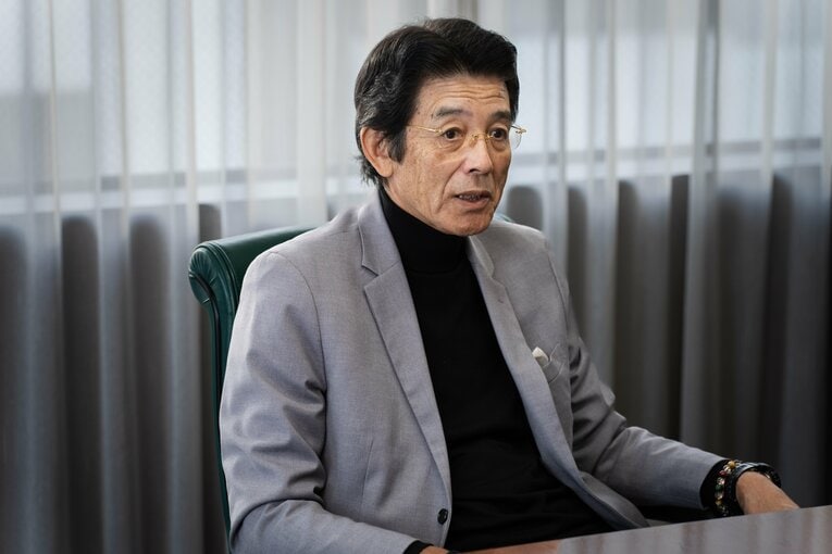 インタビューに応える江本孟紀氏 ©Shiro Miyake