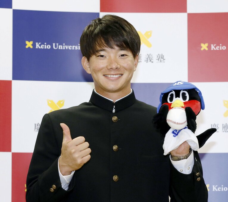 先のドラフト会議でヤクルトから1位指名された慶大の木澤尚文　©KYODO