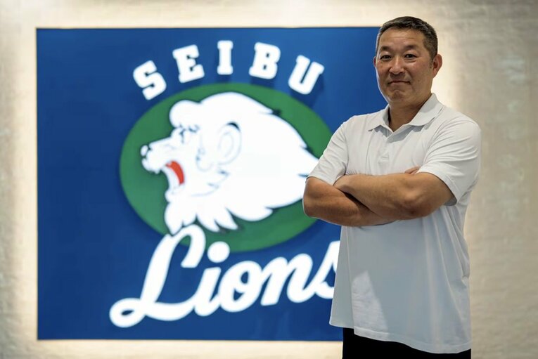 嶋重宣は1995年にドラフト2位で広島入団。'12年に西武へ移籍し、'13年に引退した。現在は西武でプロ担当チーフスカウトを務める　©Shiro Miyake