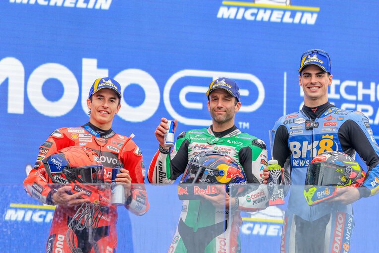 「何が起きたのかわからない」史上最多のル・マン大観衆の前で地元フランスのザルコが独走優勝！ 王者マルケスに大差をつけた“雨中のタイヤ選択”(8)