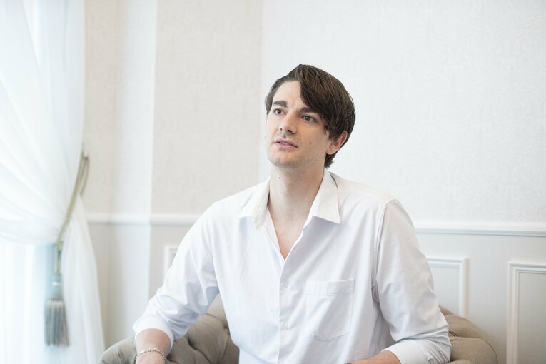 結婚6年目、小松原美里＆尊夫妻が明かす“共働きアスリートのライフスタイル”「プロポーズはUSJ」「卵子凍結を考えています」(5)