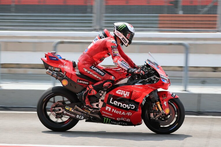 最速ラップタイムを記録した2年連続王者のフランチェスコ・バニャイアと24年型ドゥカティ　©Satoshi Endo