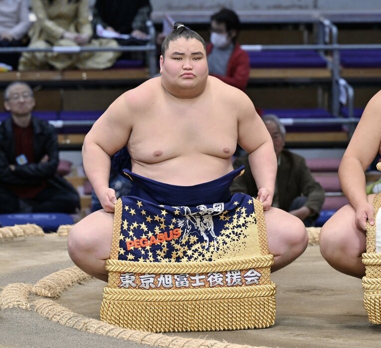 2025年11月、新序出世披露に臨んだ旭富士　©JIJI PRESS