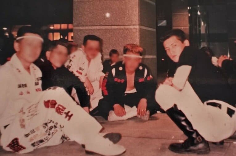 若かりし頃の大嶋記胤（一番右、本人提供）