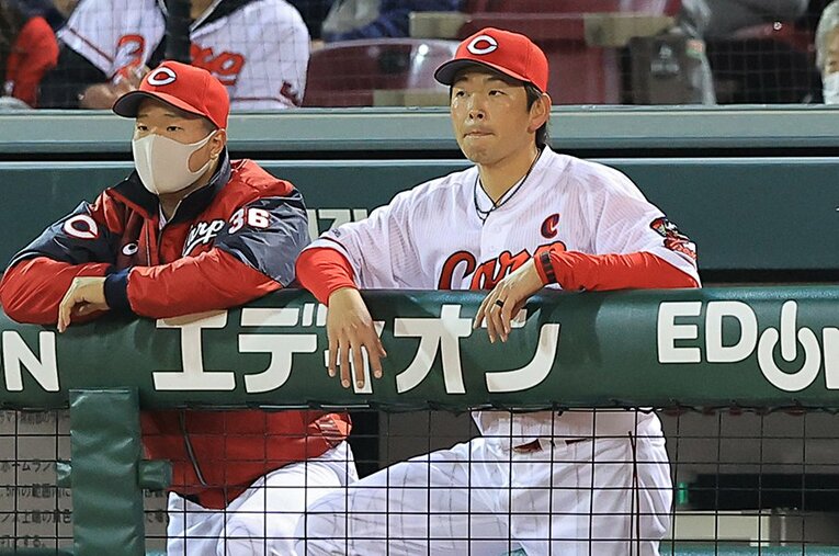 開幕戦は8回に逆転されたものの、次戦から“9回打ち切り”に対応した戦い方に変えてきたカープ ／ photograph by Sankei Shimbun