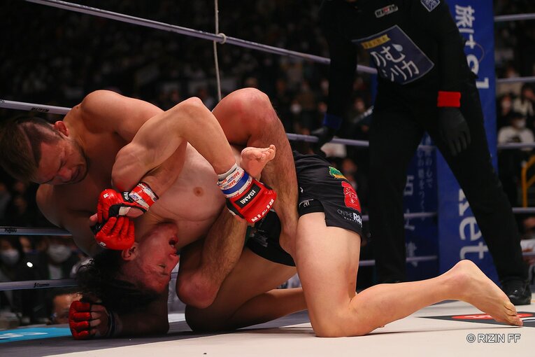準決勝　扇久保博正vs井上直樹　©RIZIN FF