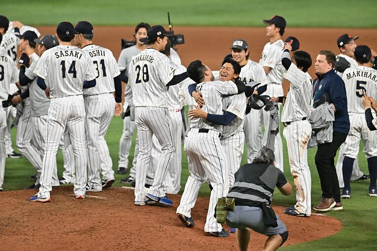 次はDeNAの優勝でこんな姿を見たい ／ photograph by Naoya Sanuki