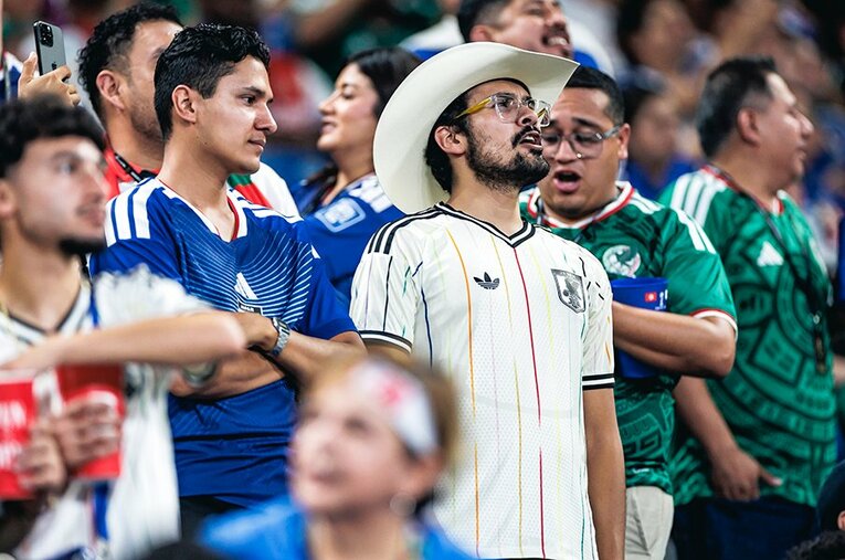 日本が4－0の大勝を飾ったチュニジア戦、モンテレイのスタジアムでは日本代表がとても“愛されていた”ようだ ／ photograph by Kiichi Matsumoto/JMPA