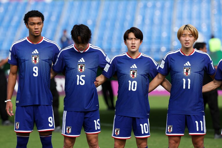 U-23アジアカップでの佐藤（右から2人目…写真はまだまだ続きます）　©Getty Images