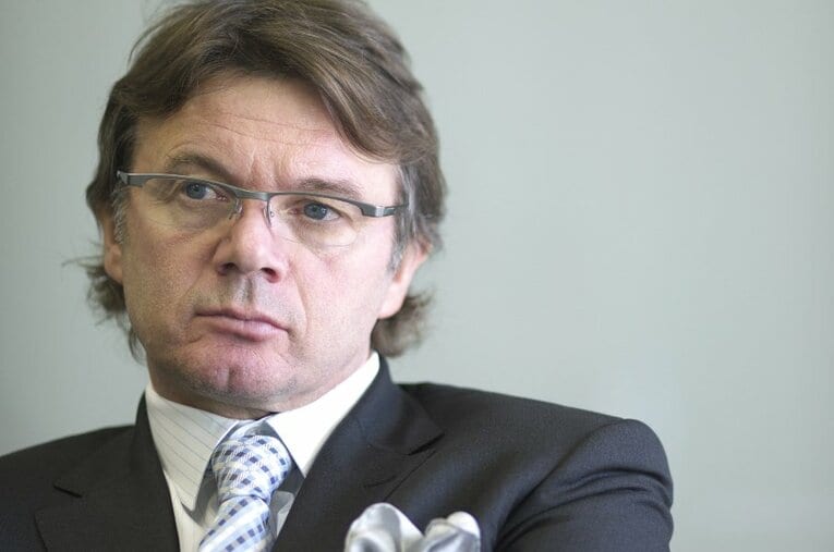 日本代表の戦いを評価しながらも、トルシエはベスト8への課題を明確に論じた ／ photograph by Takuya Sugiyama