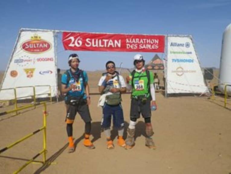 ともにこのステージを歩いた「エセ・イタリア人」の山田君（左）と「旧日本兵」の小林さん