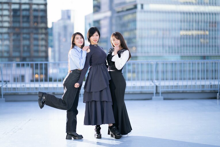 マリーゴールドの“グラビア三銃士”　©Shiro Miyake