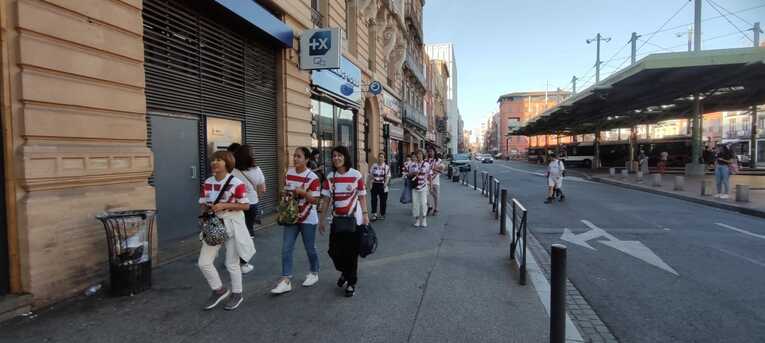 「ああ、身ぐるみ剥がされる」マルセイユ超危険地帯で“九死に一生”「危険を冒すべきではなかった」天才MFジダンの故郷で見た貧困の闇(14)