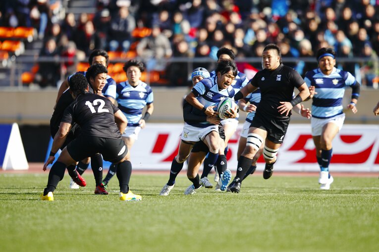 追いかける稲垣啓太の姿が…（右奥）／第48回大学ラグビー選手権決勝（2012年1月2日）©︎Tamon Matsuzono