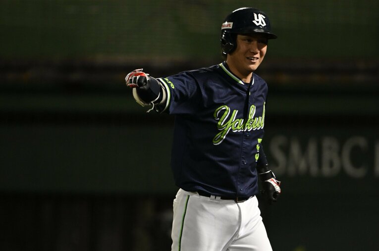 今季で引退を表明した川端慎吾。ヤクルト一筋20年のプロ野球選手人生だった ©BUNGEISHUNJU