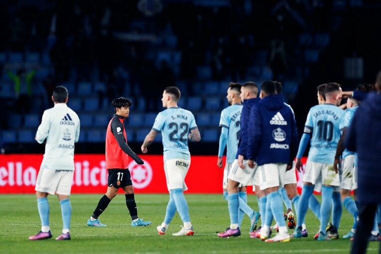 なぜ久保建英が“幻のアシスト”直後、代理監督と言い合いに？ レアル戦前に好調だがマジョルカは…〈撮影者の視点〉(41)