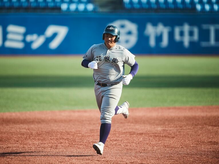 神宮大会初戦でホームランを放った麟太郎 ©Yuki Suenaga