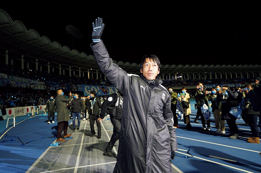 “地域のシンボル”という夢もいい。中村憲剛の映画が教えてくれること。<Number Web> photograph by J.LEAGUE