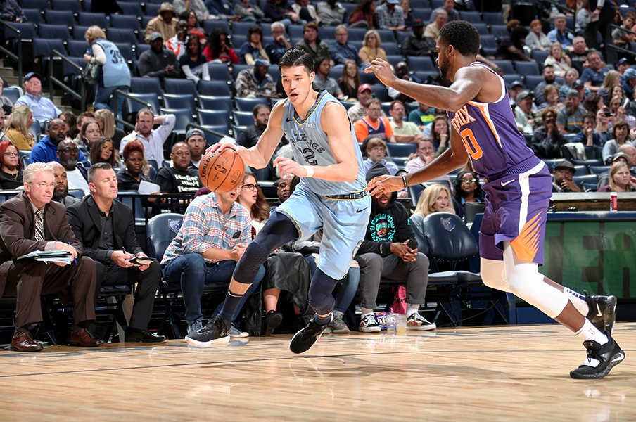 NBAデビューに達成感はなかった。渡邊雄太が描き続ける未来の自分。<Number Web> photograph by Getty Images