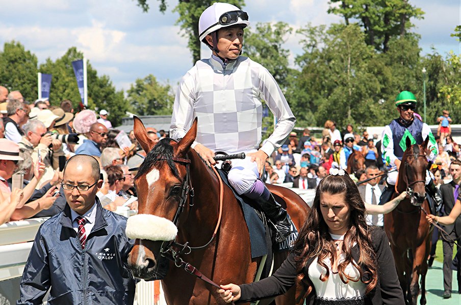 武豊とルメールがフランスで挑んだ 凱旋門賞より人気の3歳牝馬giとは 競馬 Number Web ナンバー
