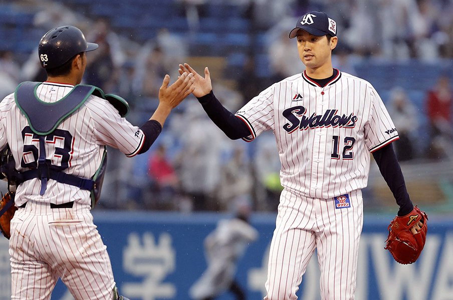 ヤクルトの「新・勝利の方程式」。石山、近藤、中尾が開花した瞬間。<Number Web> photograph by Kyodo News