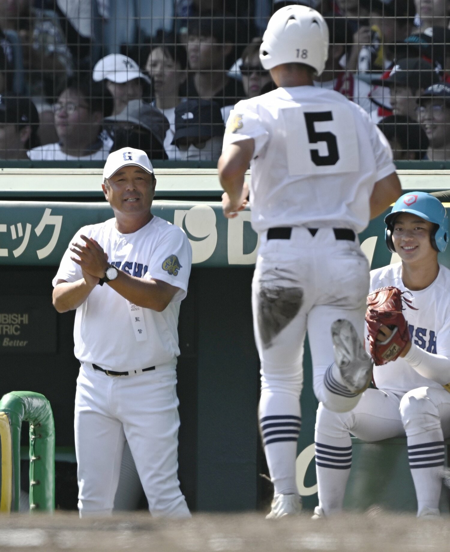 県岐阜商監督の藤井潤作（53歳）。昨秋に監督に就任した　©KYODO