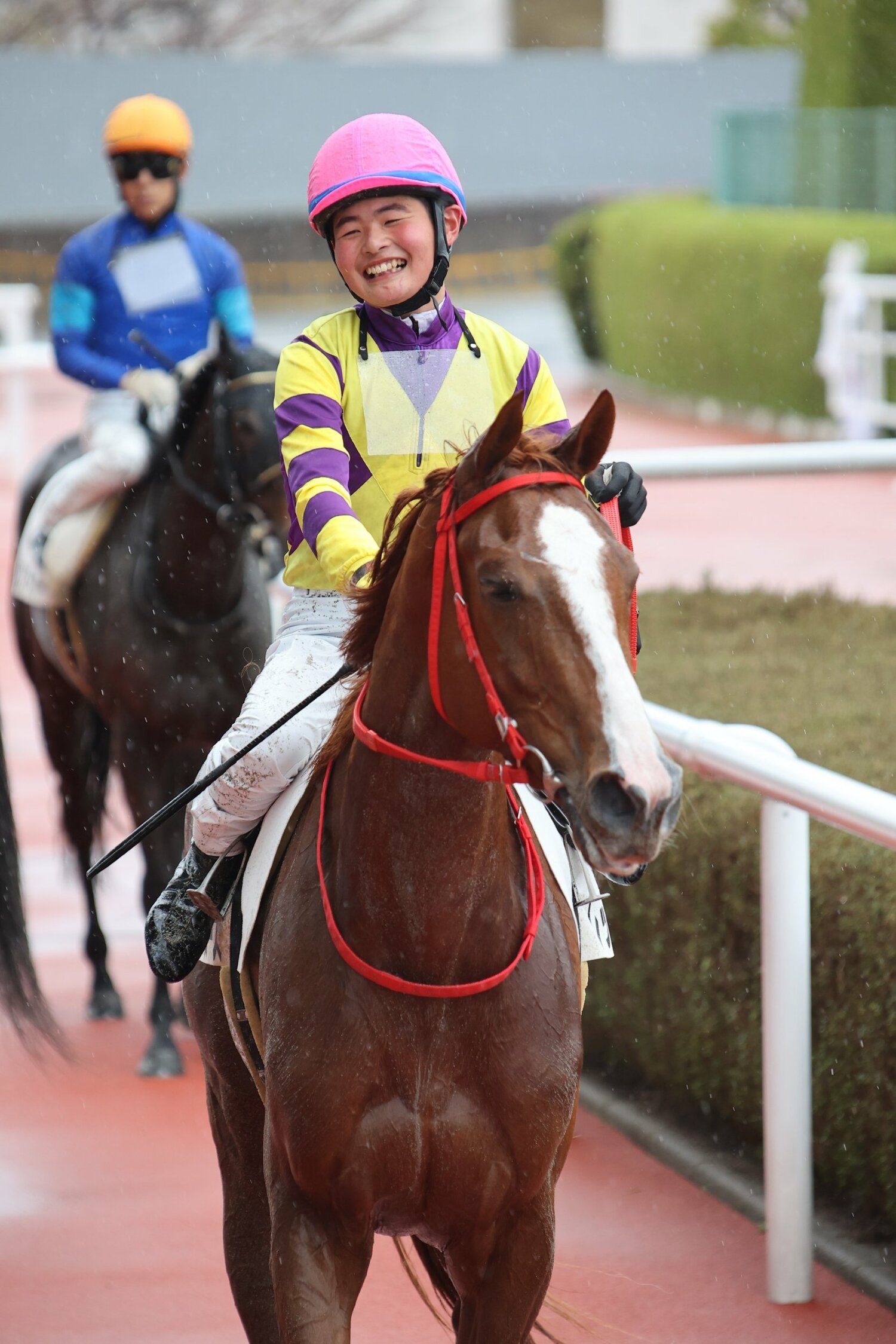 初勝利で笑顔を見せる田口貫太騎手 ©Sankei Shimbun
