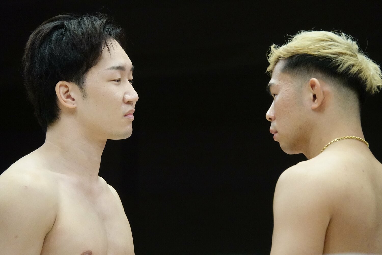 公開計量での朝倉未来とYA-MAN ©Koji Fuse