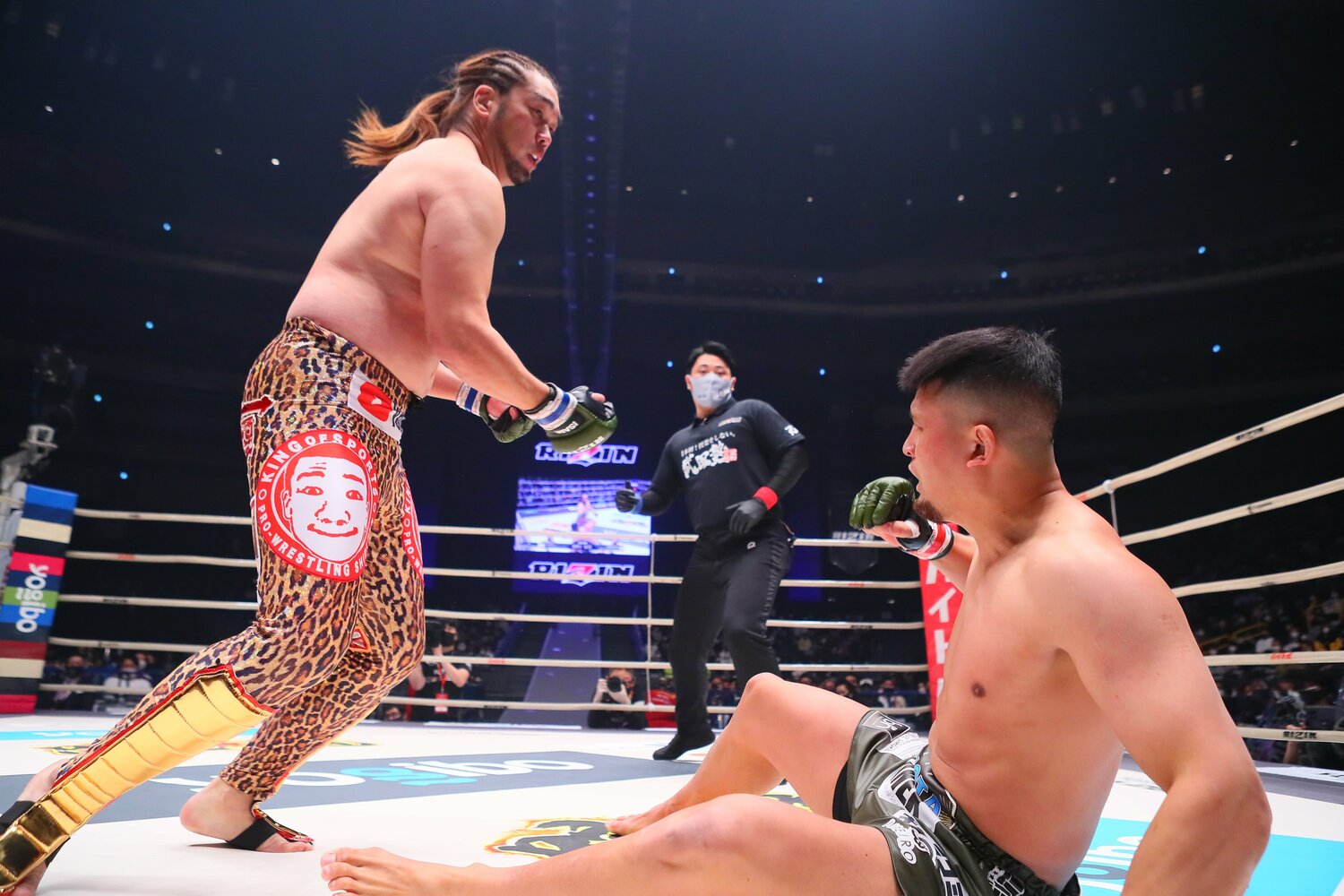 2020年の大晦日、シバターはRIZIN初戦でHIROYAから大金星をあげた　©RIZIN FF