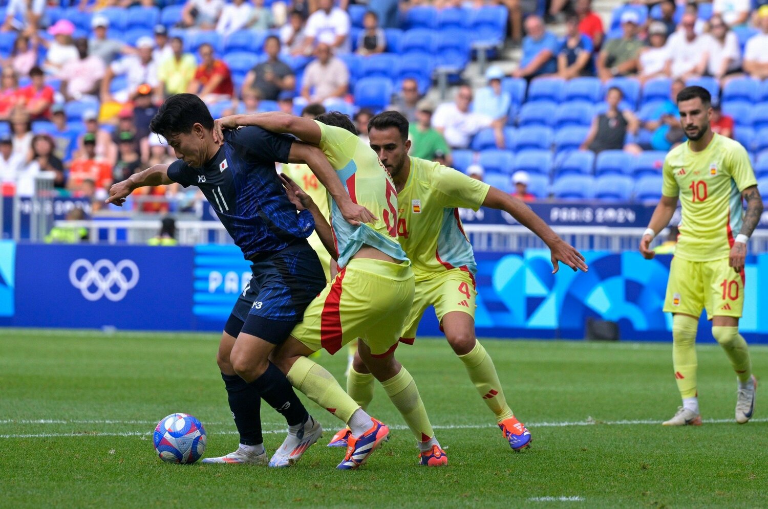 藤田からのパスを受けた細谷。完璧なプレーだったのだが　©Koki Nagahama/JMPA