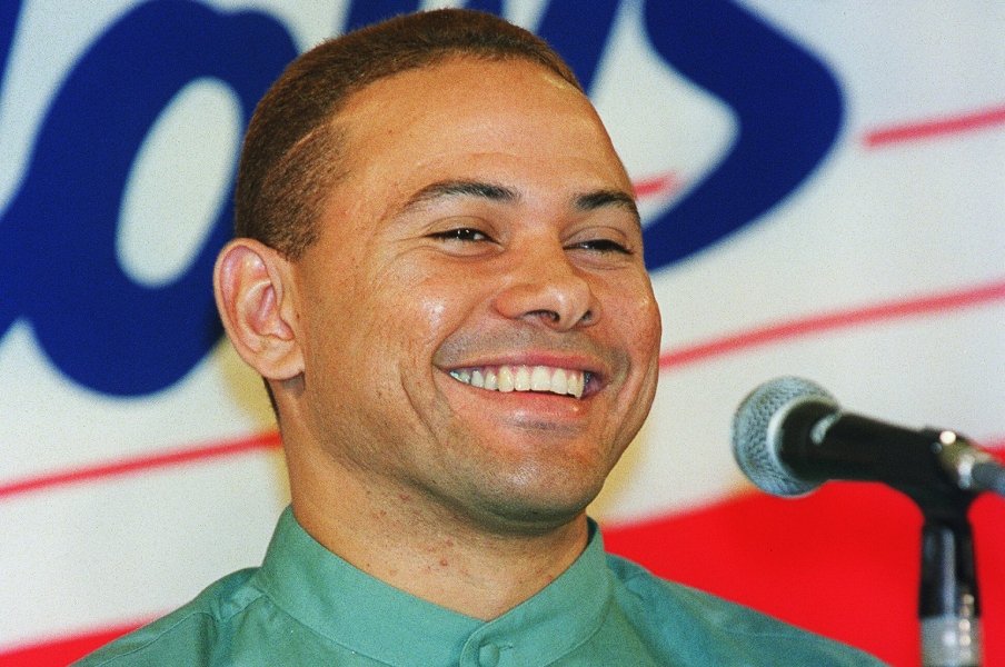 ペタジーニの阪神移籍「なぜ消えた？」巨人と熾烈な争奪戦「巨人関係者がベネズエラにいます」「…もう帰って来い」阪神元編成部長が明かす“ウラ側”＜Number Web＞ photograph by JIJI PRESS