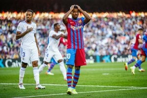 クラシコ4連敗のバルサに突き付けられた現実　「未来への種を蒔いていた」クーマン解任は本当に正しい決断なのか