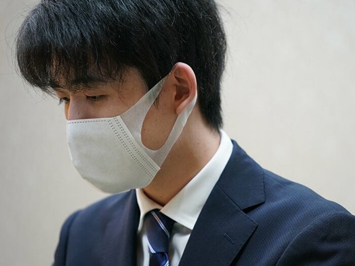 藤井聡太19歳 “泣きながら勝った小学校3年生”が10年弱で《史上最年少四冠・竜王獲得》…タイトル経験者が「力負け」と脱帽する成長の源とは＜Number Web＞ photograph by 日本将棋連盟