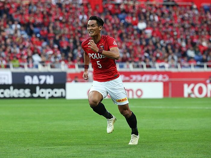 浦和・槙野＆宇賀神の走り方改革。常に踵を上げて、手はグーからパー。＜Number Web＞ photograph by URAWA REDS