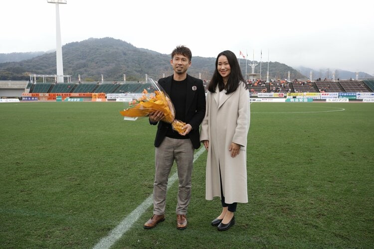 妻とはずっと二人三脚」山瀬功治が振り返る25年のサッカー人生と妻