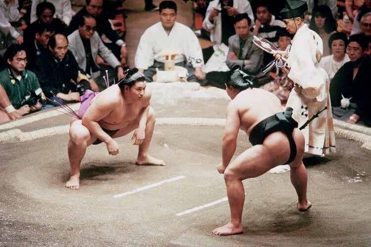 横綱が胸を出したら、力士の頭が割れた」“鉄板のように硬い”千代の富士に18歳貴花田はなぜ勝てた？ 《寺尾が語る昭和と平成の大横綱》（3／4） - 相撲  - Number Web - ナンバー