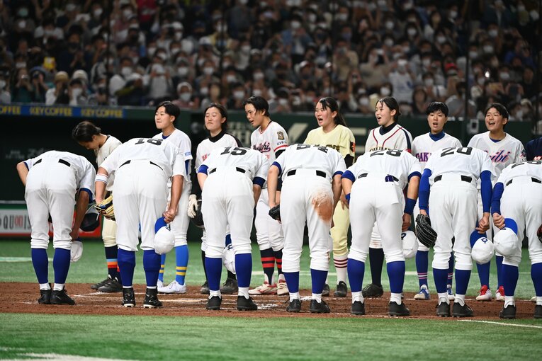 イチロー「僕がいなかったらできないから」女子高校選抜戦までの怪我とプレッシャーとの“知られざる戦い”…試合後に輝いた“49歳の笑顔”(61)