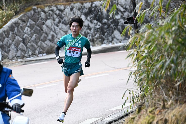 青学大、6区を走った髙橋勇輝（4年）。0:59:03で区間8位　©︎JMPA