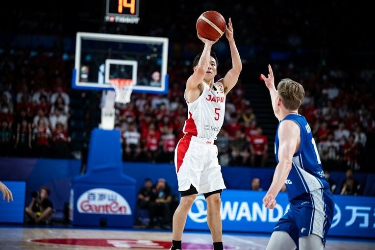 172cmと小柄ながらアウトサイドの成功率も高い河村　©FIBA