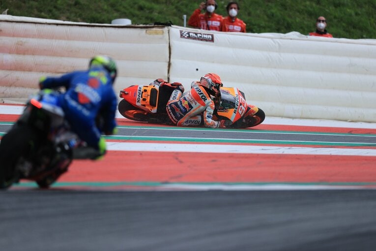 photograph by Satoshi Endo