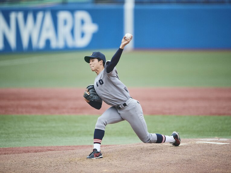 11月21日、明治神宮大会初戦で見せた増居の投球フォーム（1塁側から）©Yuki Suenaga