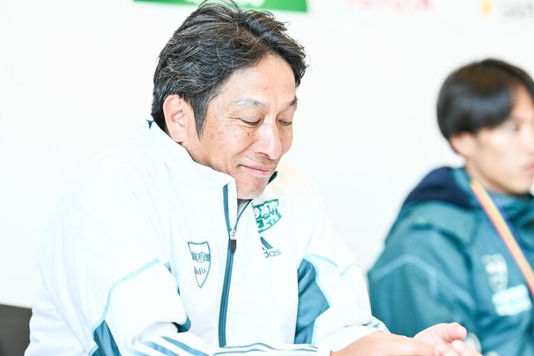 往路優勝後の記者会見で。笑顔を見せた青学大・原晋監督　©Nanae Suzuki