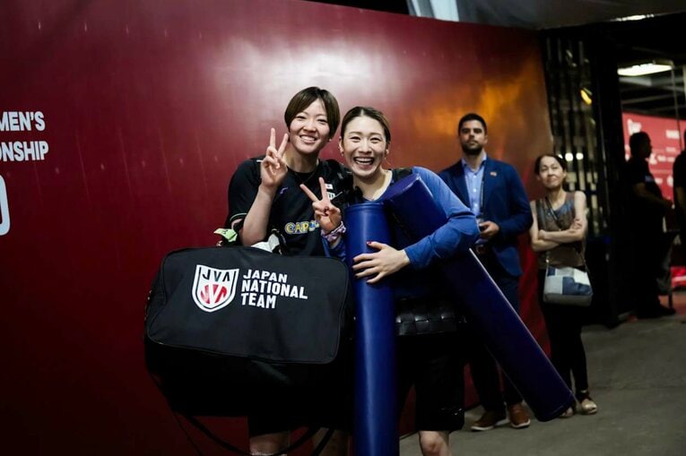 荒木彩花、石川真佑（2025年世界選手権・セルビア戦）©︎Volleyball World