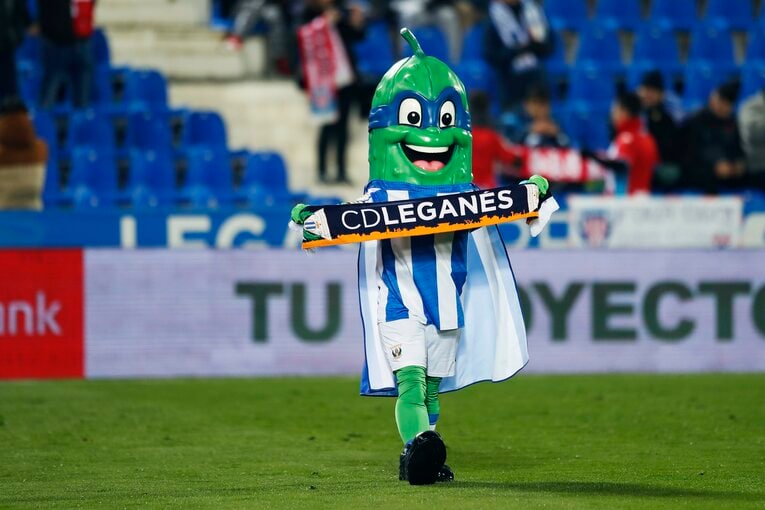 「W杯出番なし」からのリスタート…柴崎岳は今、スペイン2部でどうなっている？“思いを内に秘めたはず”30歳の今を撮った(35)