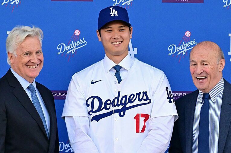 大谷翔平を迎え入れたドジャース。過去には石井一久、齋藤隆、前田健太、ダルビッシュ有らも在籍。日本球界と縁が深い由来とは…？ ／ photograph by AFP/JIJI PRESS