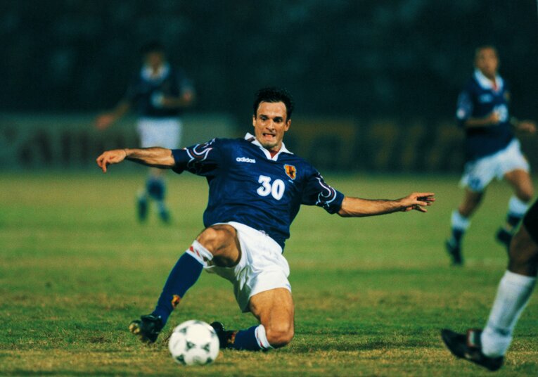 イラン戦に途中出場した呂比須　©AFLO