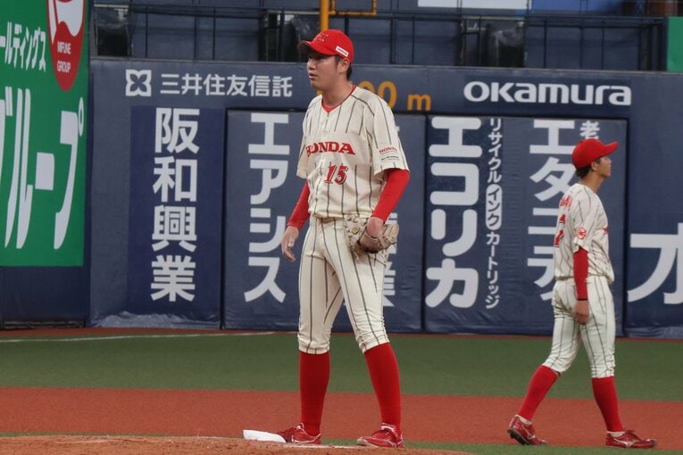 189cmの長身に加え、高校卒業後は15キロの増量に成功。球速も5キロ以上上がった　©Fumi Sawai