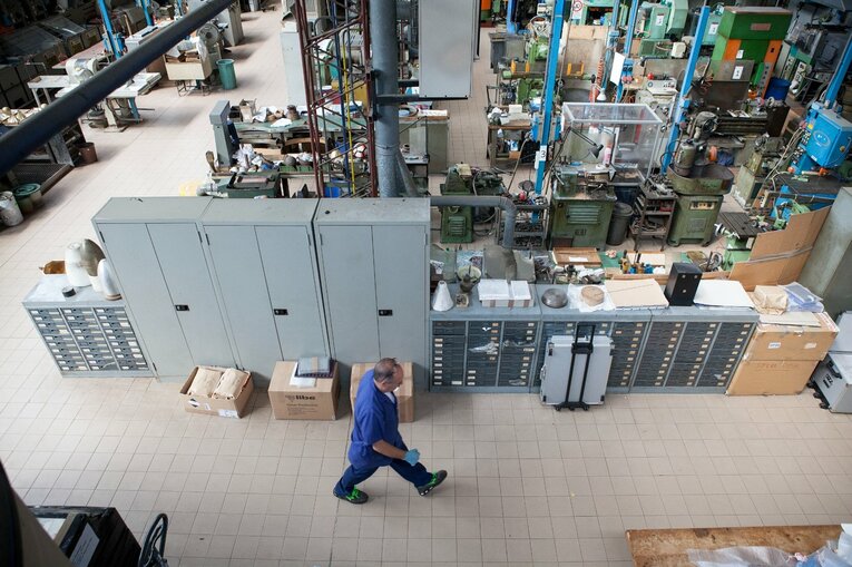 W杯トロフィー製造工房　©Paolo Vezzoli