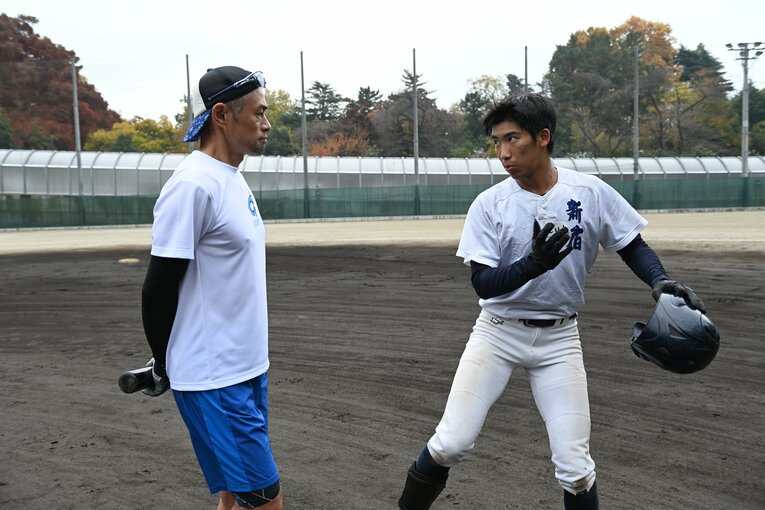 新宿高校野球部を指導したイチロー　©Naoya Sanuki